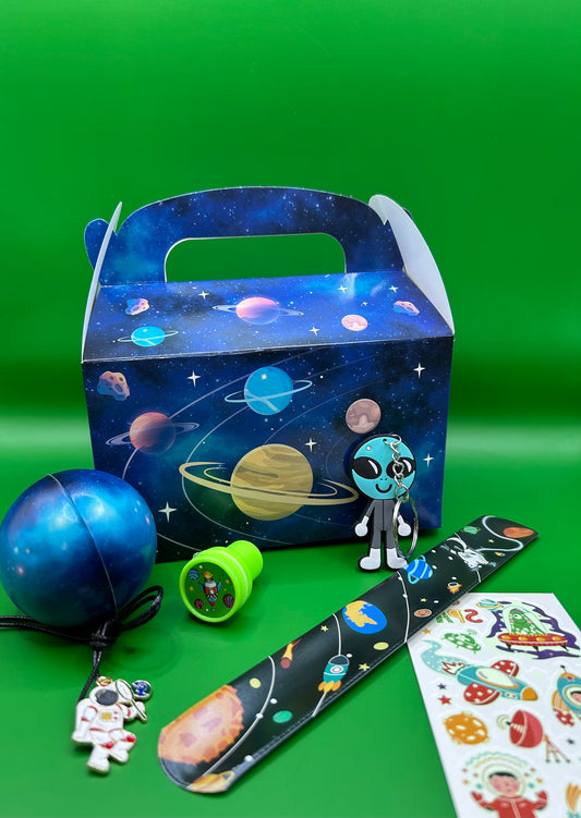 Box4Fun Astronauten Box – spannende Überraschungsbox mit Weltraum-Thema und Geschenktüte für kleine Entdecker
