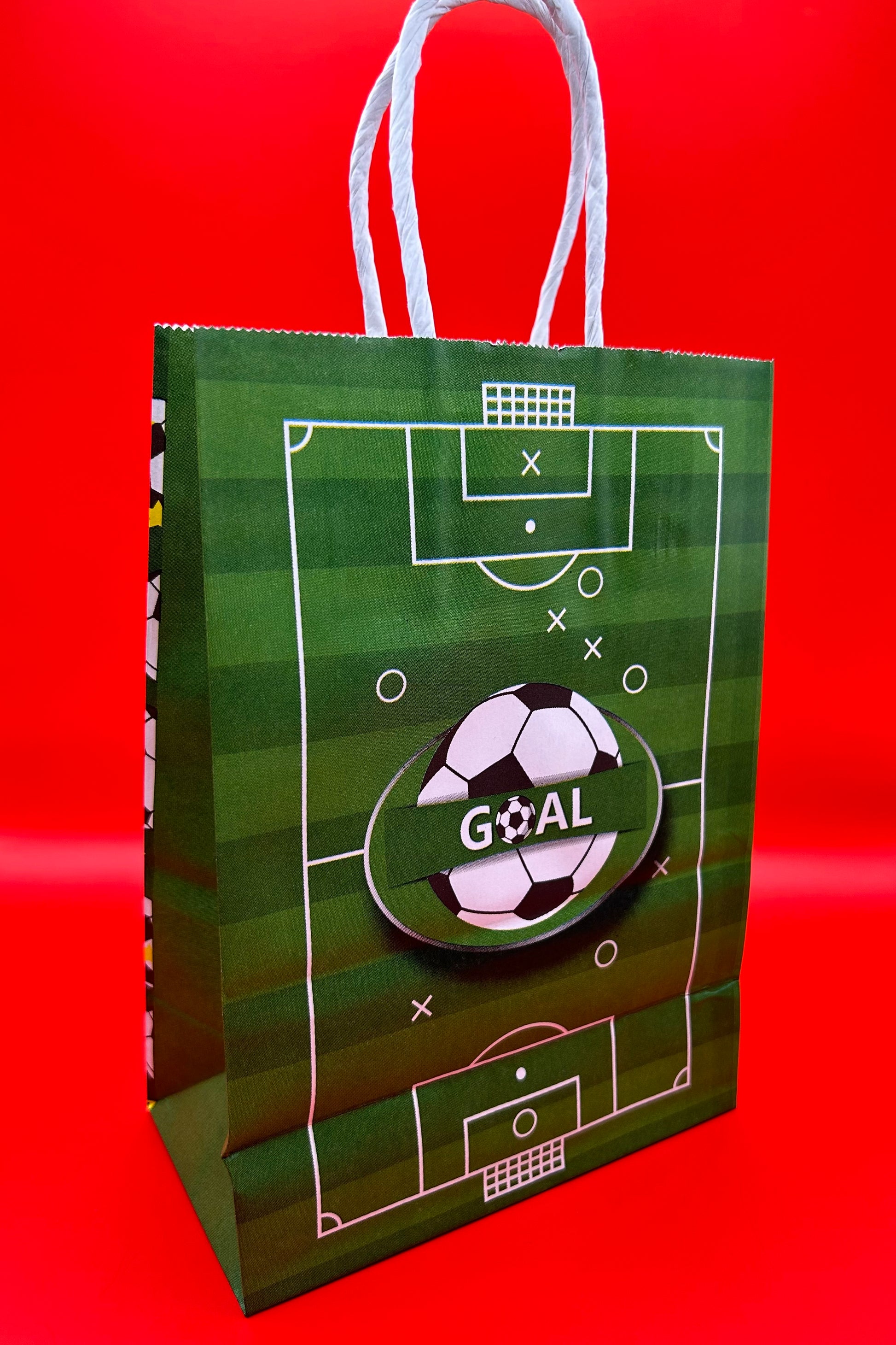 Box4Fun Fußball Box – coole Fussball-Geschenktüte für junge Fussball-Fans